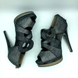 Isola | NWOT Sexy Silver & Black High Heel